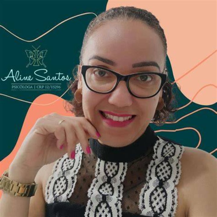 Aline Fariasに関する公開プロフィール情報を調べるイメージ